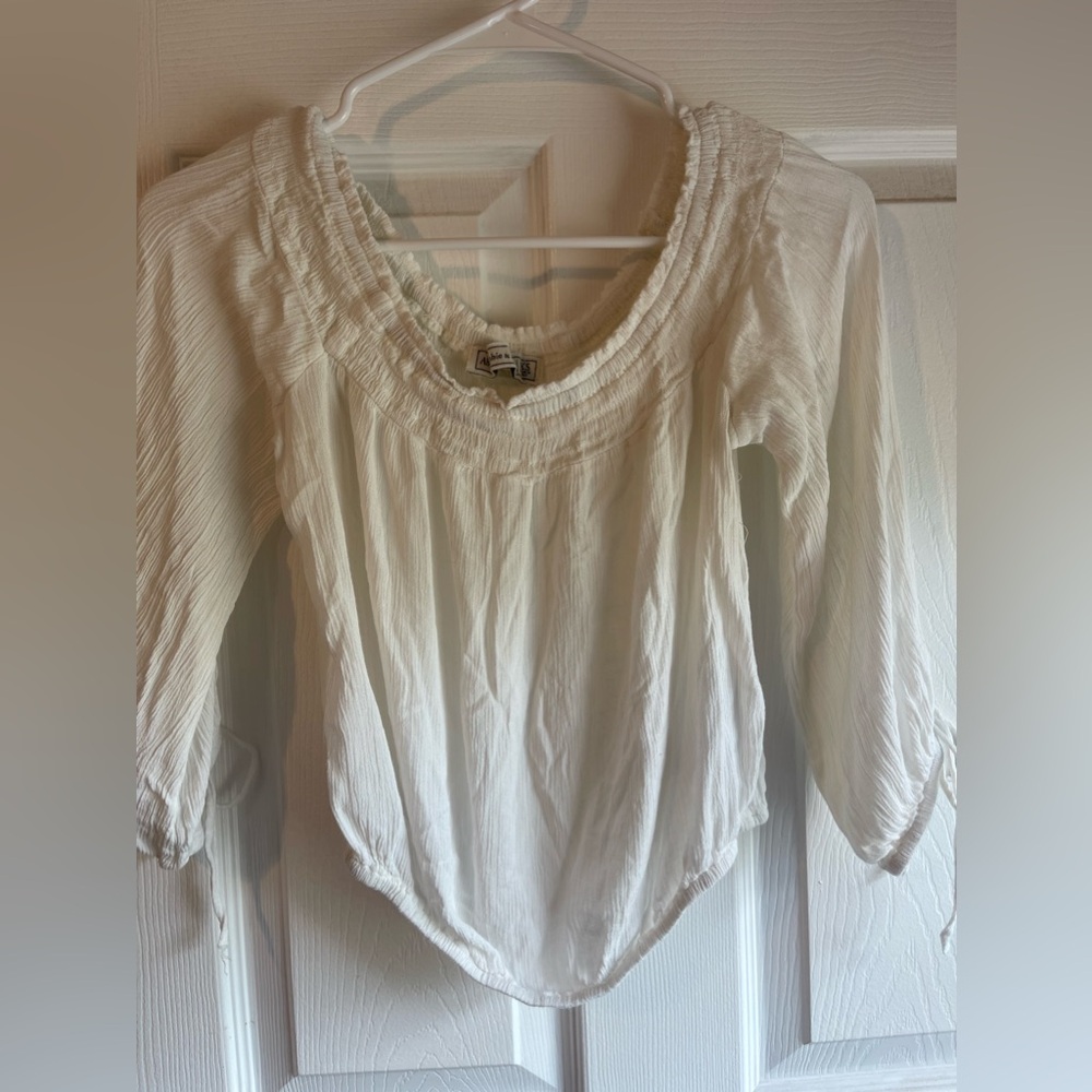 Abercrombie and Fitch off the shoulder white top size XS